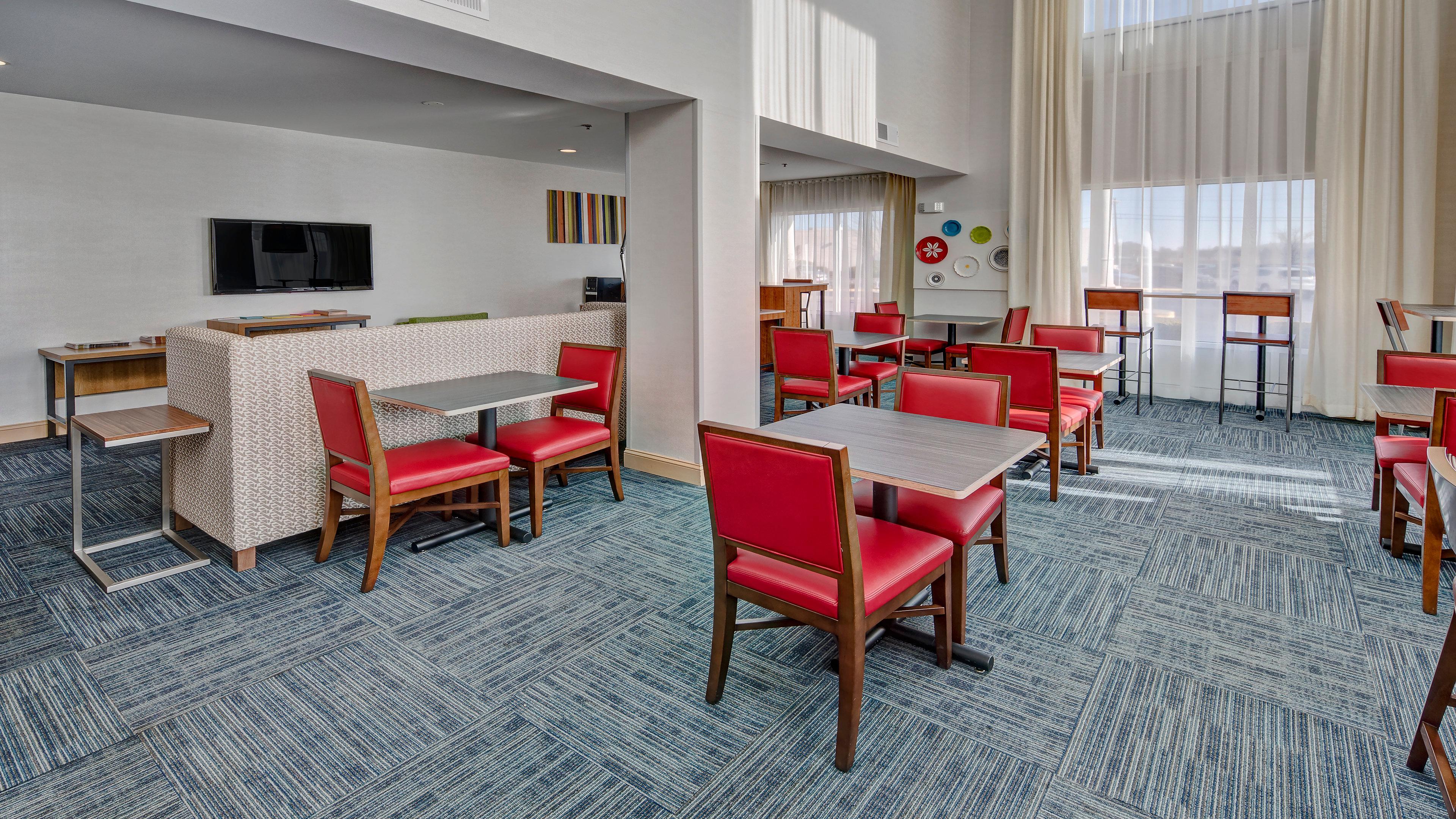 Holiday Inn Express Hotel & Suites London By Ihg Exterior foto