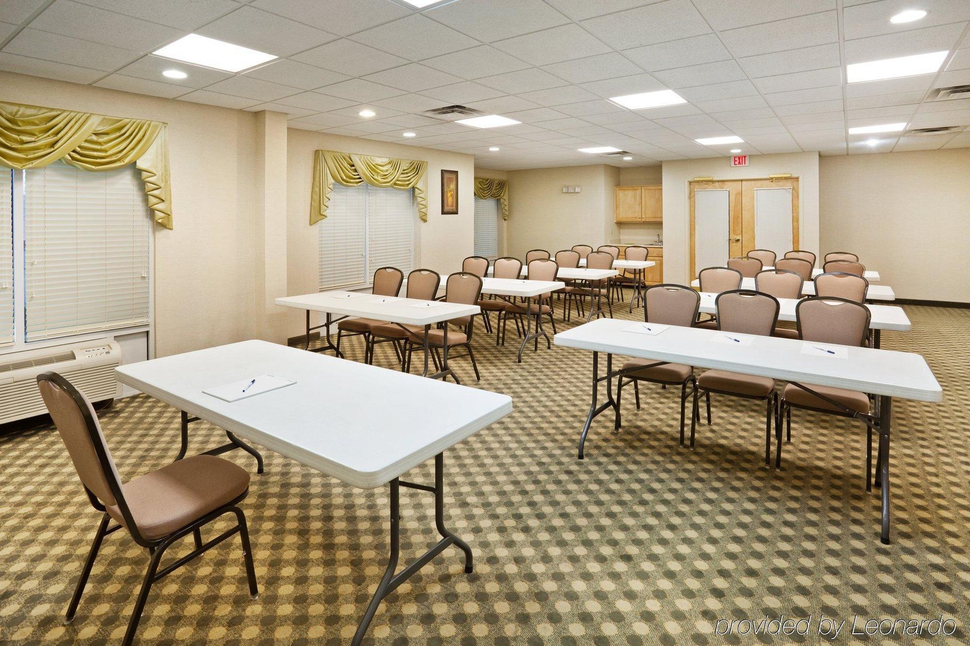 Holiday Inn Express Hotel & Suites London By Ihg Einrichtungen foto